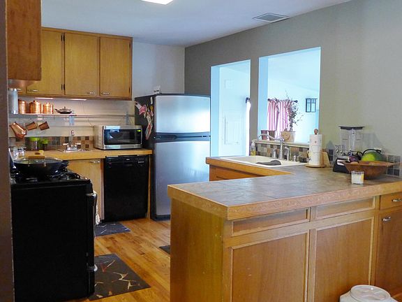 Cozy kitchen with newer appliances
