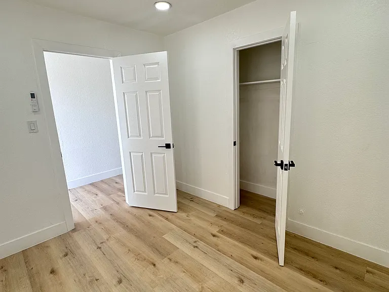 611 N Kaweah St #330 — Photo 4