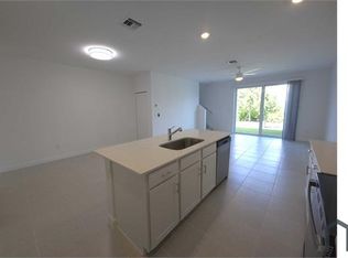 321 SE Crossoak Ln, Port Saint Lucie, FL 34984