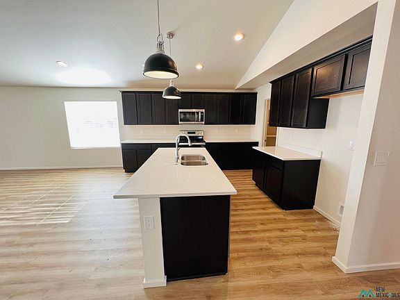 5th image of 2902 N Sabrita Cir