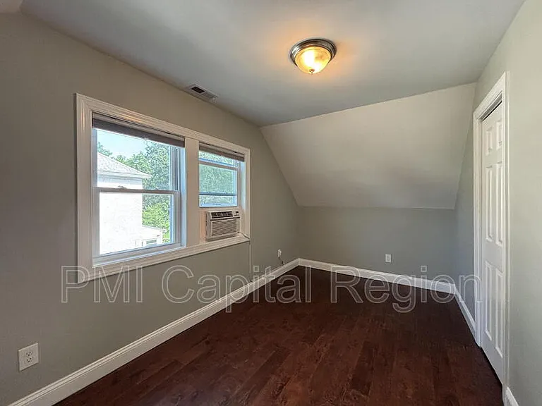 3903 Hampden St — Photo 18