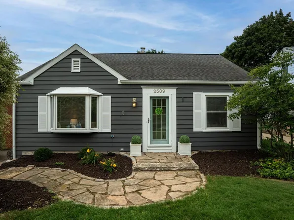 2539 N 80th STREET, Wauwatosa, WI 53213