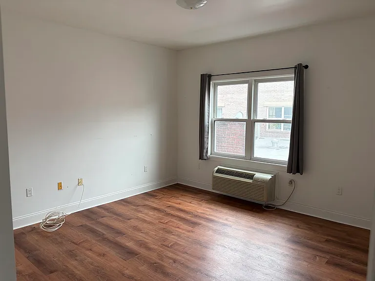 5501 Hudson Ave #401 — Photo 9