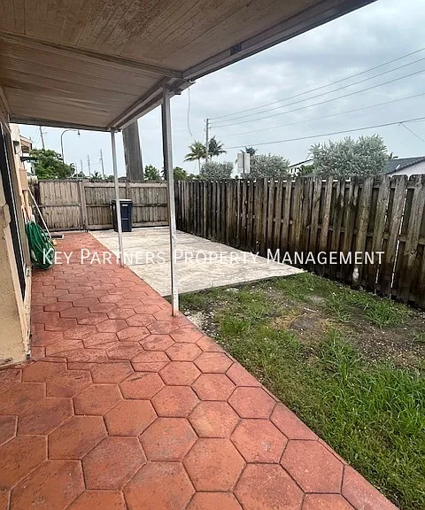 16001 SW 140th Ct — Photo 16