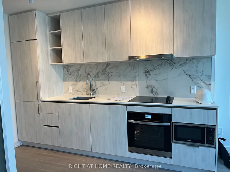 8 Wellesley St W #2606 — Photo 4