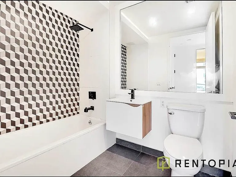 1875 Atlantic Ave #305K — Photo 4