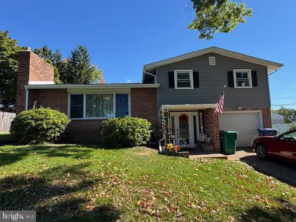 403 Bristol Dr, Harrisburg, PA 17109