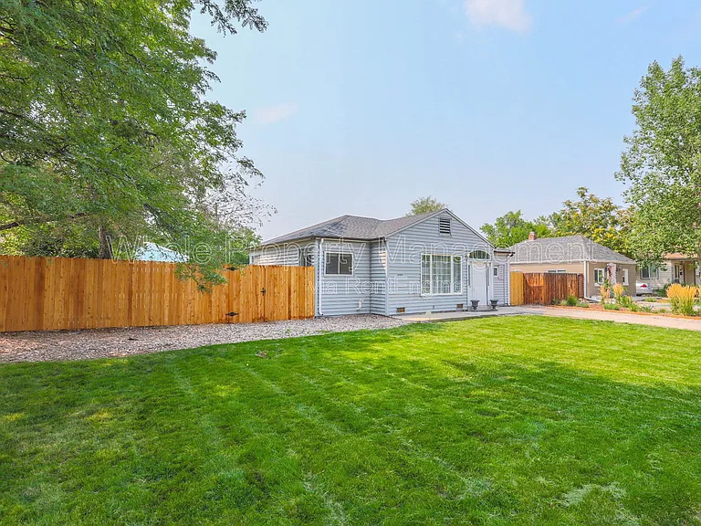 1939 Verbena St — Photo 6