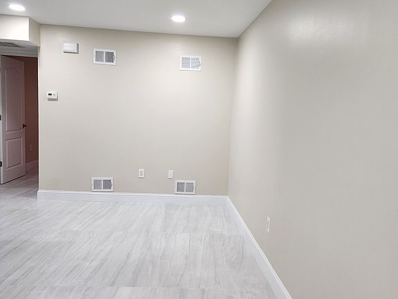 4th image of 433 Lipsett Ave #1