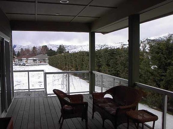 4th image of 207 Village Dr