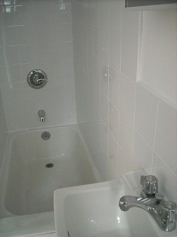 2nd image of 314 E 6th St APT 5