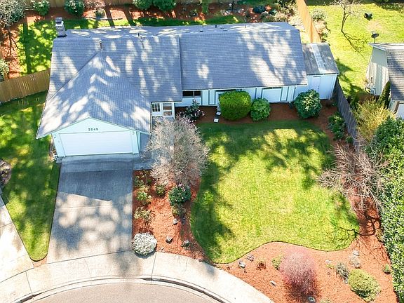 2nd image of 3046 15th St SE