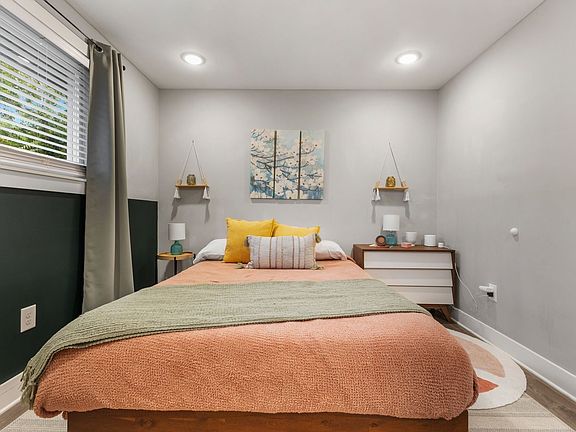 2nd image of 2018 Jefferson St APT D