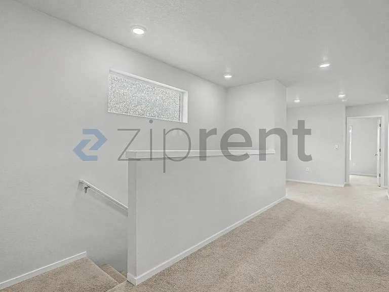 555 Stoller St — Photo 15