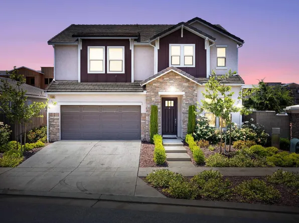11055 N Via Argenta Way, Fresno, CA 93730