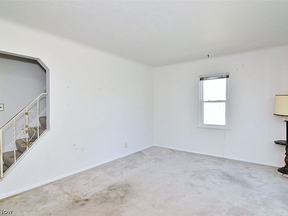 2nd image of 25600 Zeman Ave