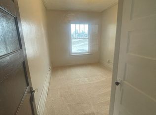 605 Wellington Ct APT D2, Waterloo, IA 50702