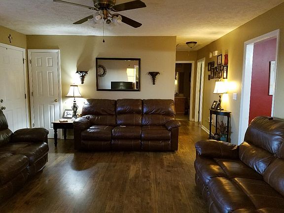 2nd image of 121 Eagle Creek Dr