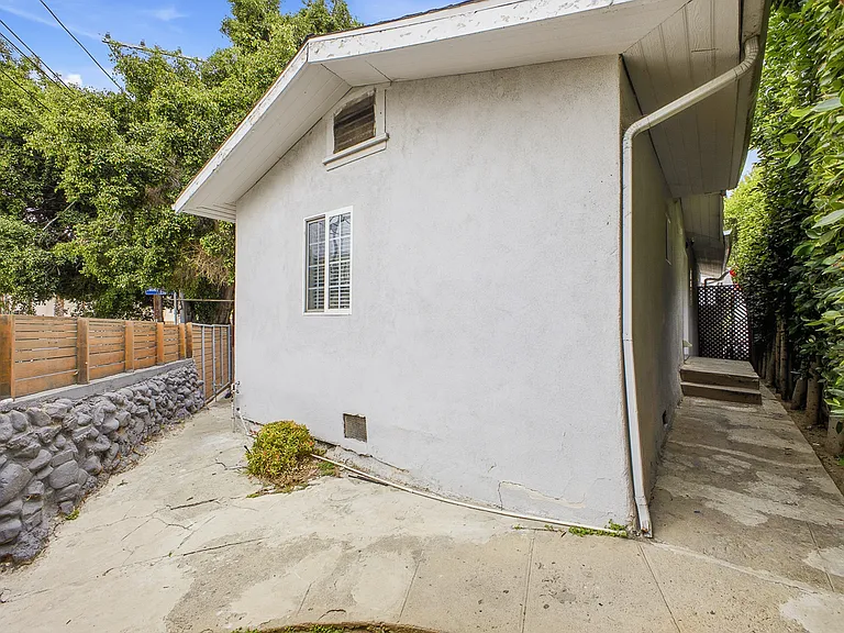 243 Crandall St — Photo 26