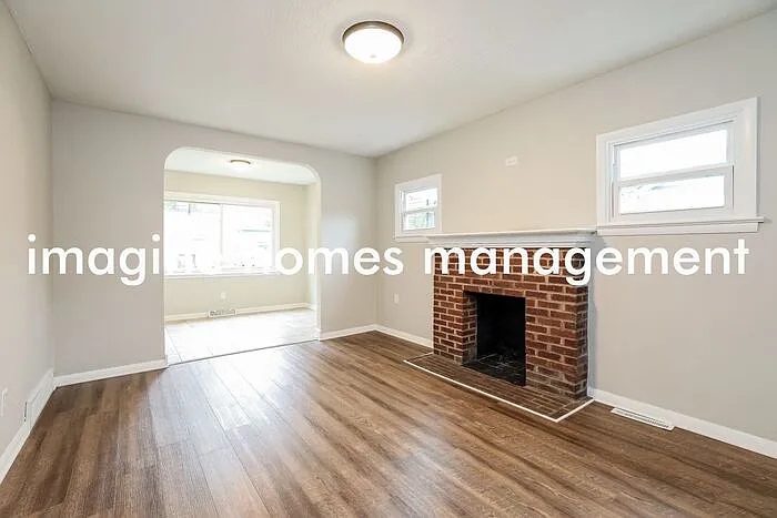 5697 Chagrin Dr — Photo 4