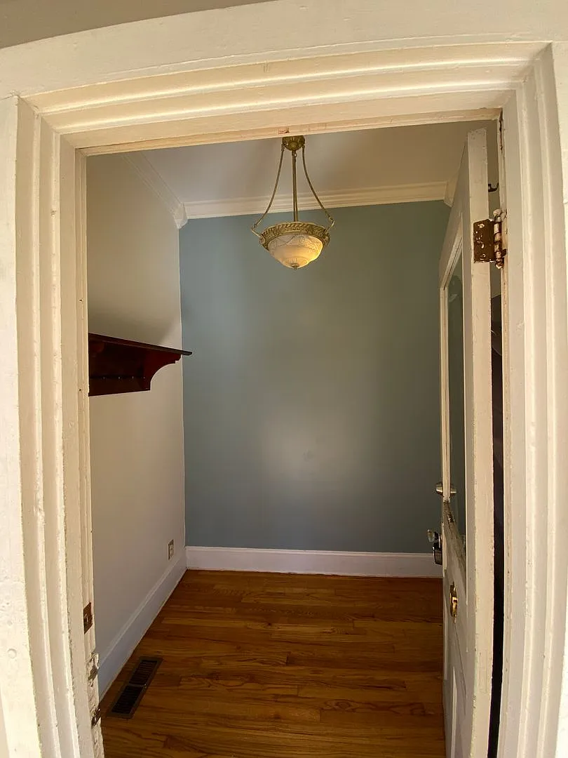 111 Miller Ave — Photo 2