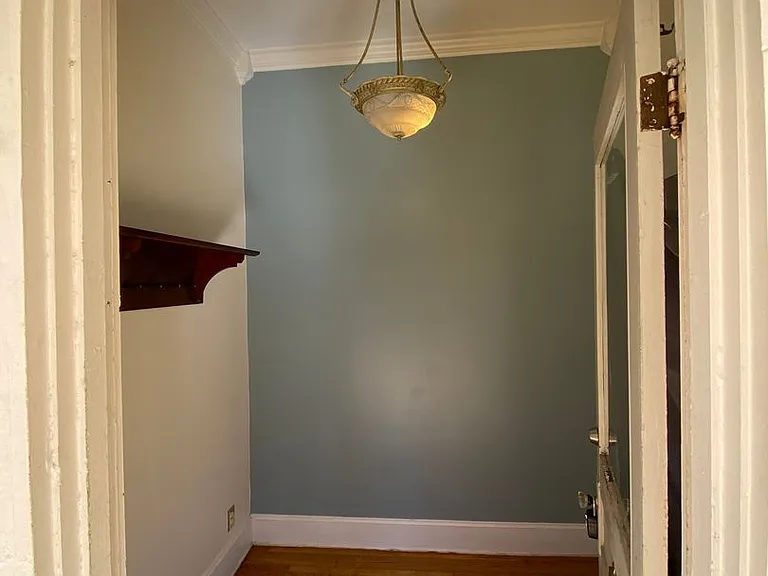 111 Miller Ave — Photo 2