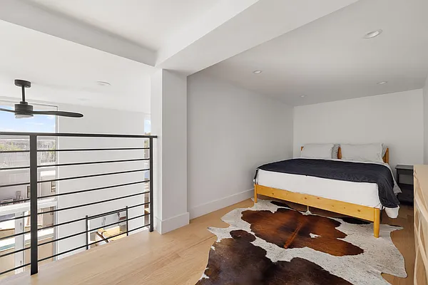 Bedroom, photo 1