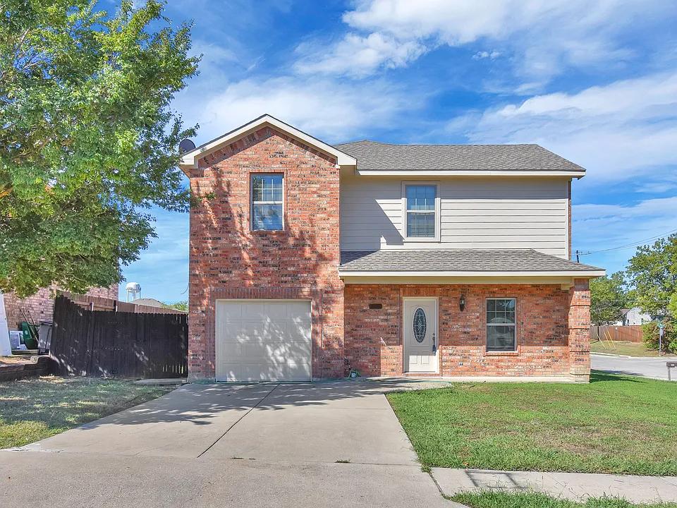 1102 Parkway Trl