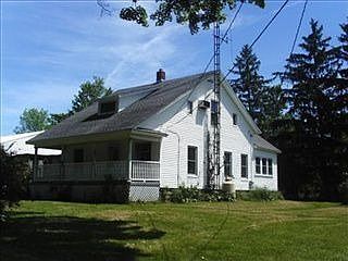 3rd image of 2746 Station St