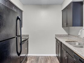 The Oaks of Woodland Park Apartments