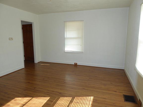 3rd image of 1121 Tipton Ave SE