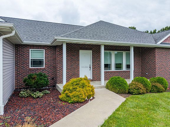 4th image of 50 Sterling Brock Dr