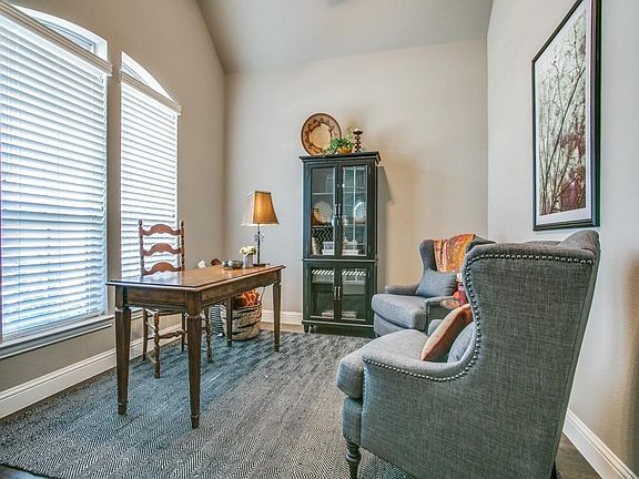 5th image of 2424 Barclay Ct