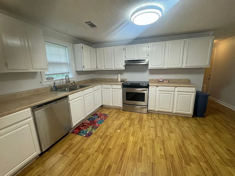 5112 Kraft St — Photo 4