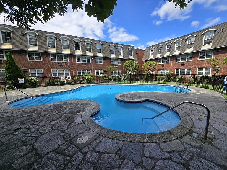 34 Padanaram Rd #229 — Photo 20