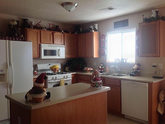 4th image of 111 Avenida Jardin
