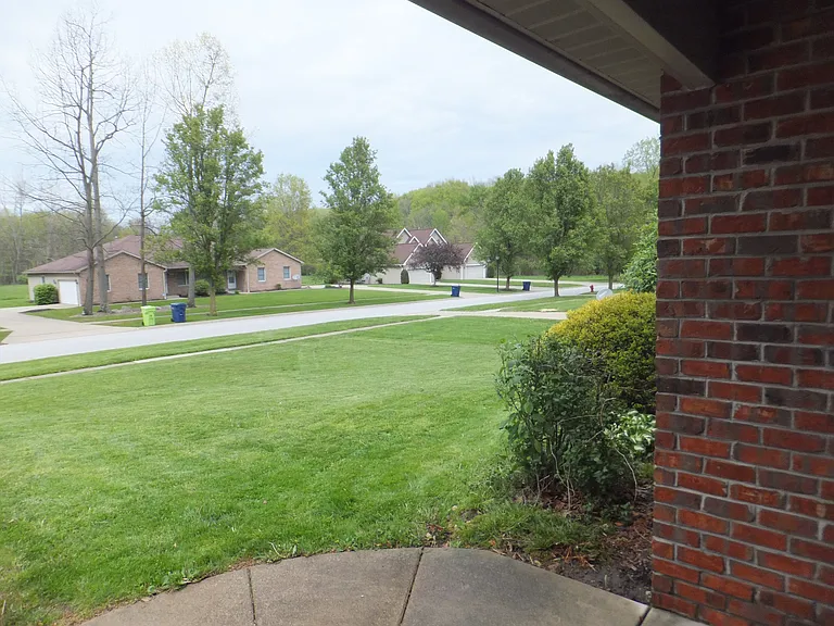 496 Pheasant Run — Photo 17