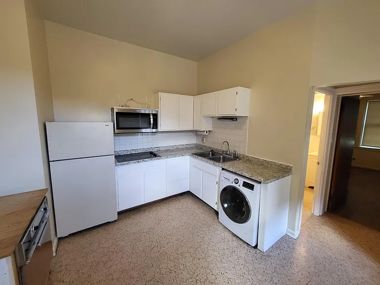 729 N Duke St #D — Photo 8