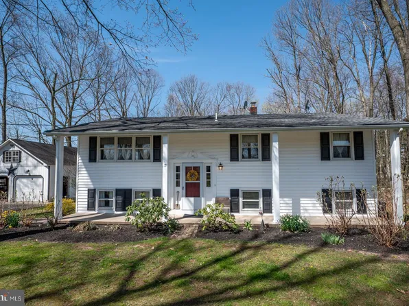 310 Meeting House Rd, Douglassville, PA 19518