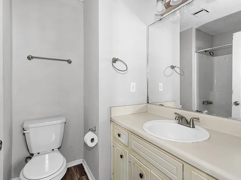 240 Ellis St #B — Photo 8