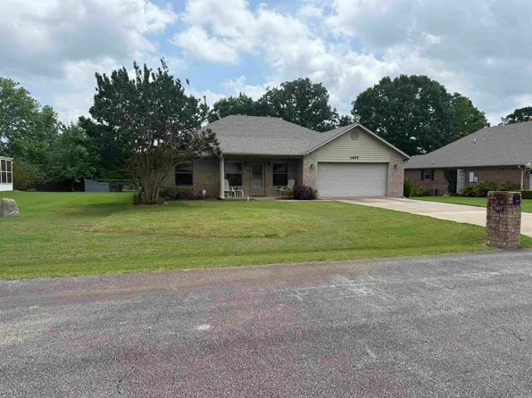 1407 Ridgefield Dr, Heber Springs, AR 72543