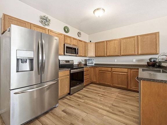 5th image of 157 Naples St