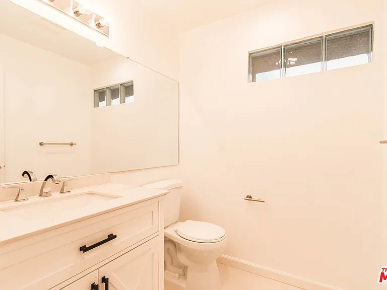 301 W Loraine St #8 — Photo 15