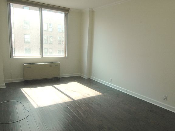 5th image of 101 W 79th St APT 6A