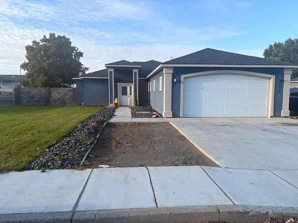 150 E Fir St, Connell, WA 99326