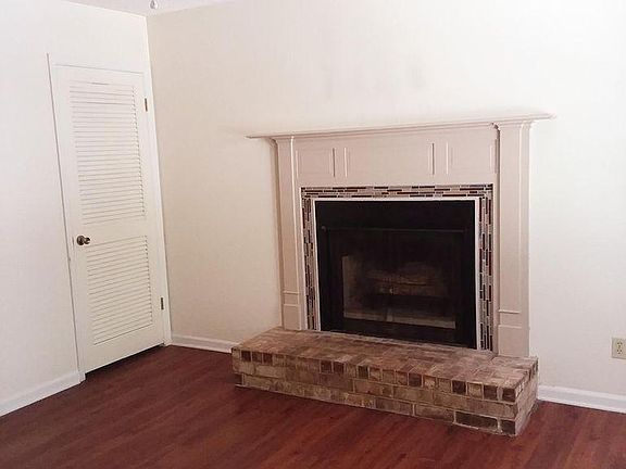 3rd image of 401 Island Pines Dr