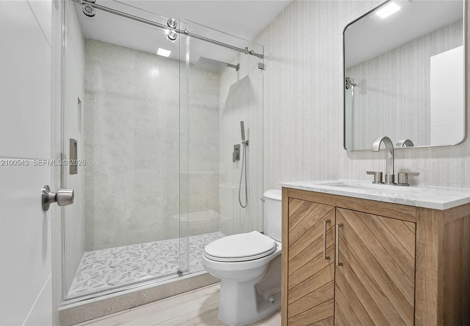 2 bed, $2,700 — Photo 2