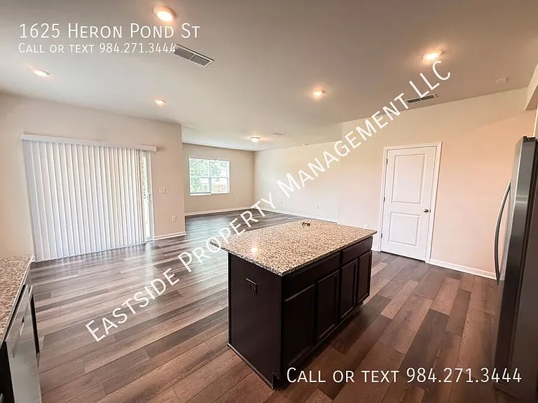1625 Heron Pond St — Photo 4