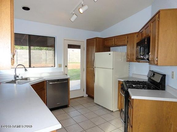 3rd image of 3354 Thunderbird Dr