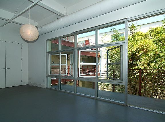 4th image of 1010 Sycamore Ave Unit 215